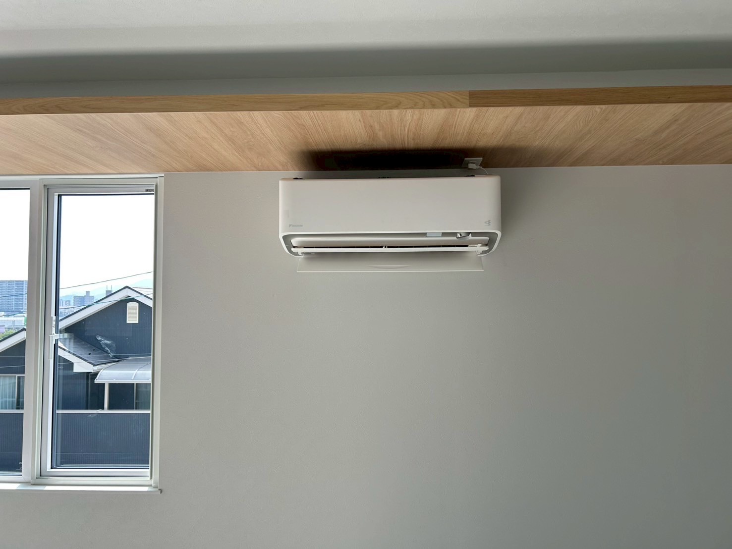 広島県広島市のA様邸にて家庭用ルームエアコン新規設置工事を完了致しました！
